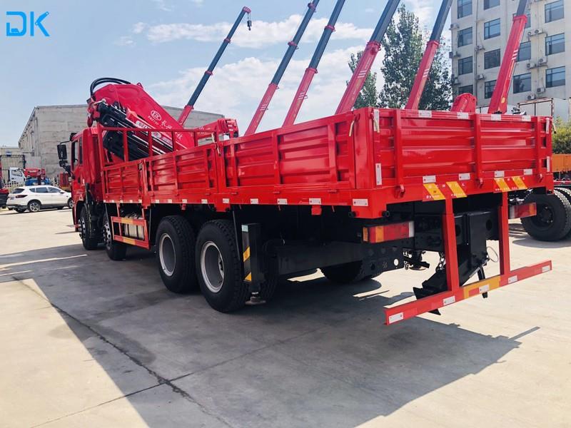 14t Knuckle Boom Truck5