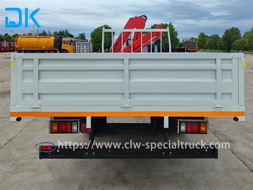 Isuzu 3.2T Knuckle Boom Crane Truck