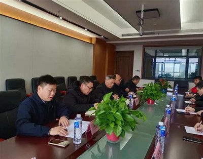 Vedúci spoločnosti SHACMAN Automobile Heavy Truck Návšteva CLW kvôli výskumu